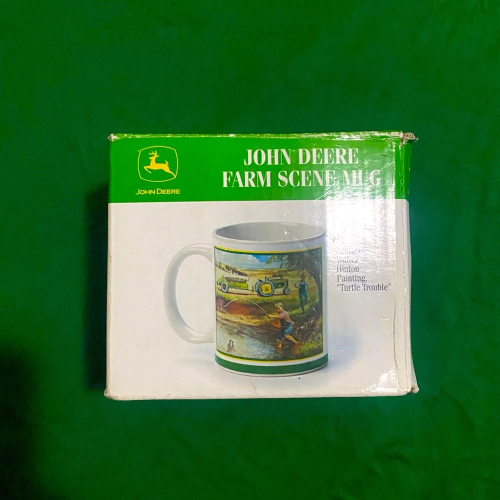 NEW JOHN DEERE FARM SCENE TRACTOR MUG W/BOX